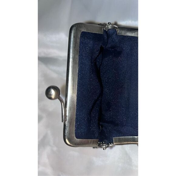 Elegant Blue Beaded Clutch - Picture 11 of 14